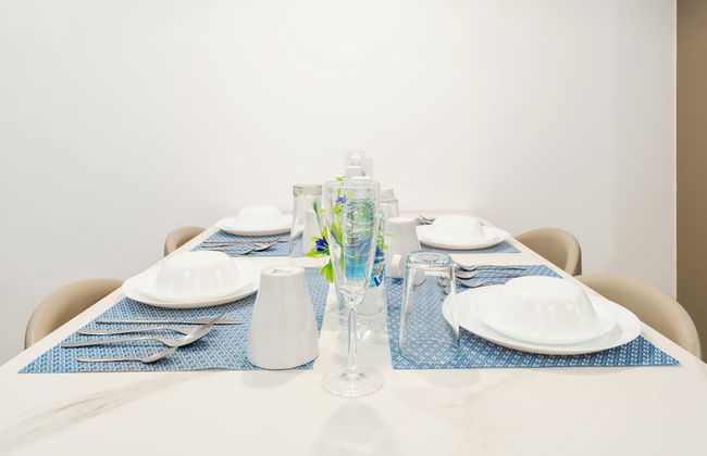 Moonway Luxury Suites At Eaton Residence - Photo 50