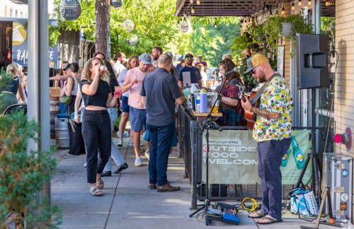 Quiet and Comfy Oasis - Firepit and Yard in Denver - Foto 19