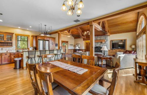 Steelhead Chalet 23 - Tamarack Resort - Deck - Garage - WiFi - Hot tub - Foto 1