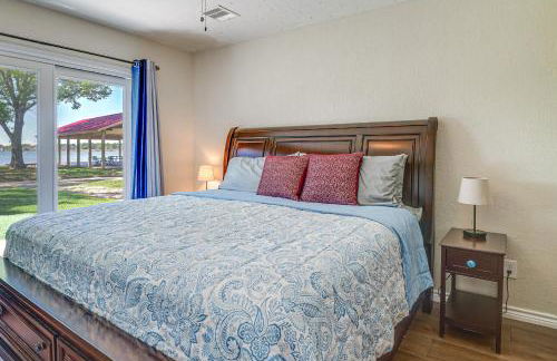 Modern Lake Conroe House with Lakefront Park and Deck! - Photo 29