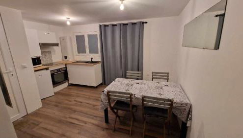 Studio Renard quartier marais, terrasse en rez de jardin, matelas confort - Foto 5, stove, pet friendly, minibar