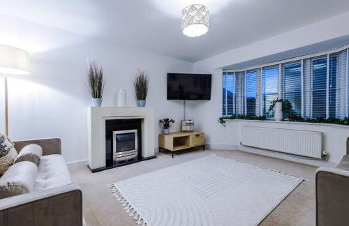 Luxurious Cosy 4BR Home Cheshire - Photo 2