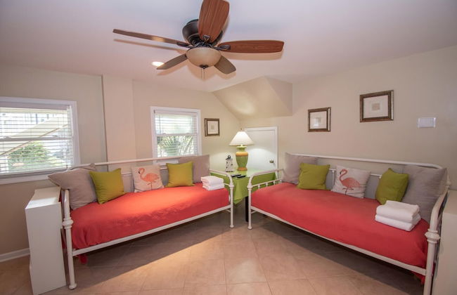 Spacious Ocean View Home w/ New Furniture, Huge Deck, & Wifi - Foto 2