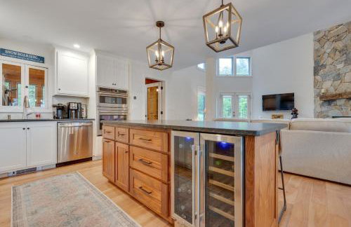 Ski-in Condo with Hot Tub on Burke Mtn Slopes! - Foto 14