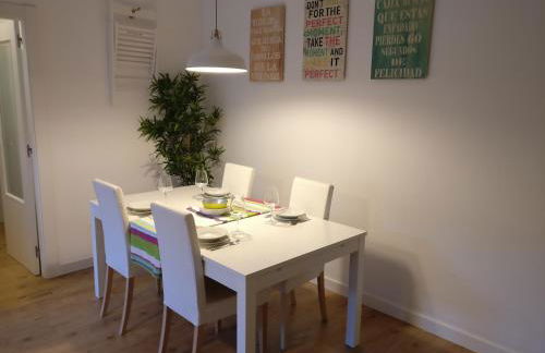 Apartamento espacioso frente al Palacio de Congresos - AA - Foto 1