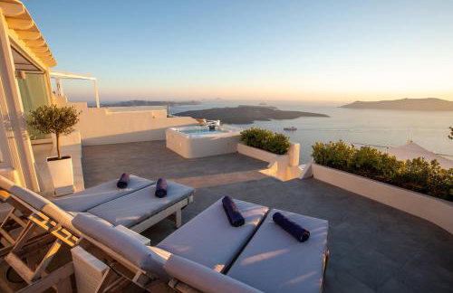 Sunset View Villa Santorini - with Outdoor Jacuzzi - Photo 2