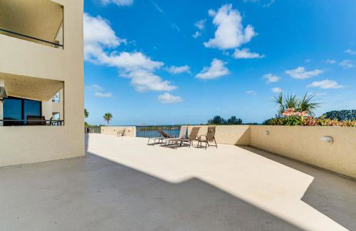 Gulf-View Condo with Beach Access and Patio in Hudson - Foto 15