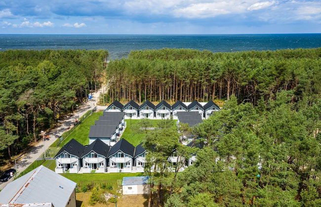 Apartment in Miedzywodzie Near the Beach - Photo 1