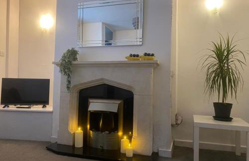 Angies 2 bed home in Eccleston near Liverpool sleeps 5 - Foto 1