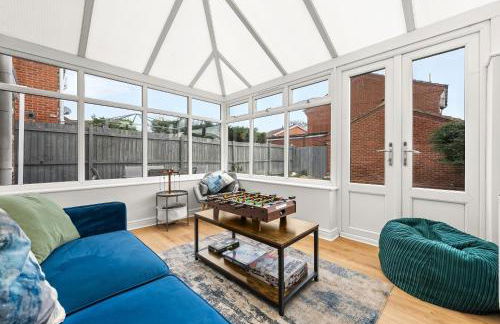 Modern 3-Bed Home, Super King Beds, Drive Parking - Foto 19