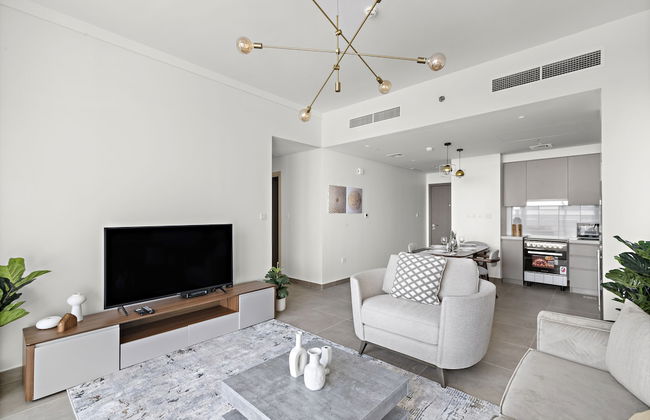 WelHome - Stylish Condo With Cityscape View in Creek Harbour - Photo 18