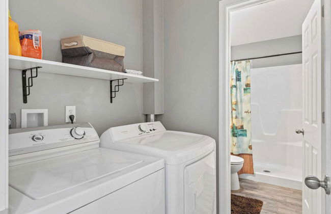 Tavern at the Woods by Avantstay Lakefront Views, Hot Tub, Firepit, Game Room - Foto 41