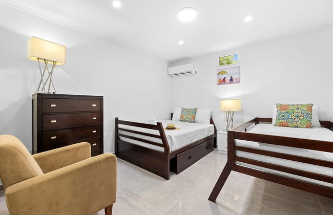 Urban 5BR Private Pool Getaway 10 Min- Bch - Foto 23