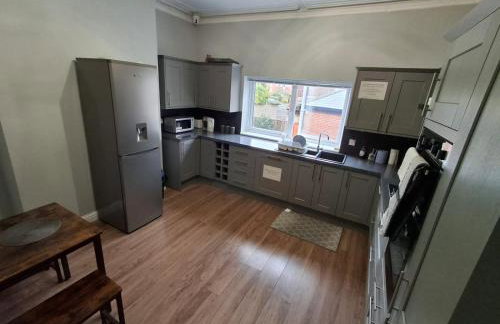 Seaside Two-Bedroom Maisonette Apartment with Open-Plan Kitchen, Dining and Sitting Area on Lower Level - Foto 7