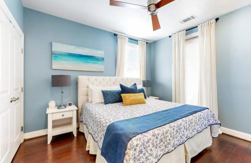 Water-View Condo with Balcony, Smart TVs, Washer/Dryer and Pool - Foto 20