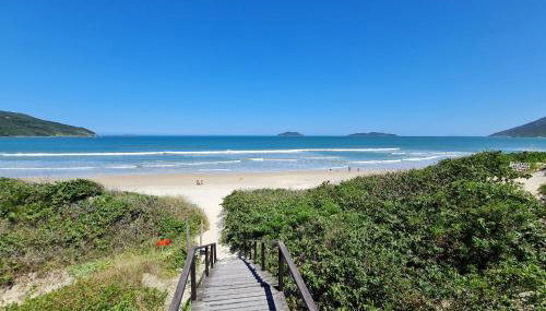 Apartamento a beira mar completo com churrasqueira - Foto 1