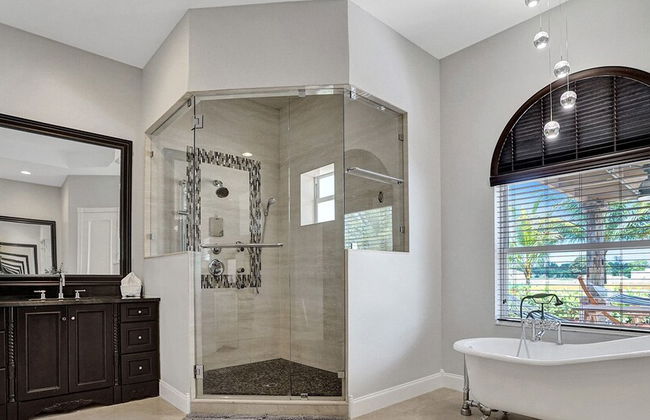 8-BR with Pool & Mini-golf & Soccer - Foto 84