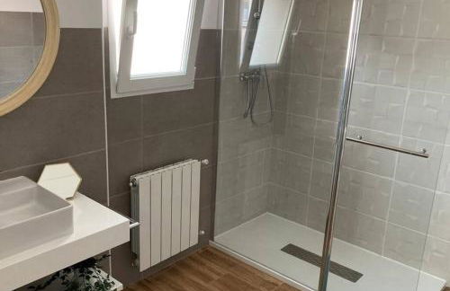 Piso nuevo, céntrico y tranquilo - Foto 5