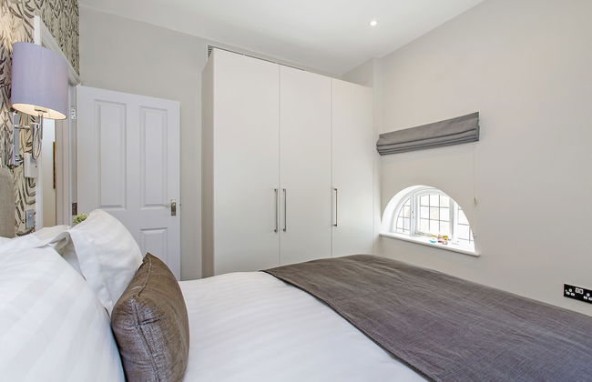 Chesham Court - Photo 6