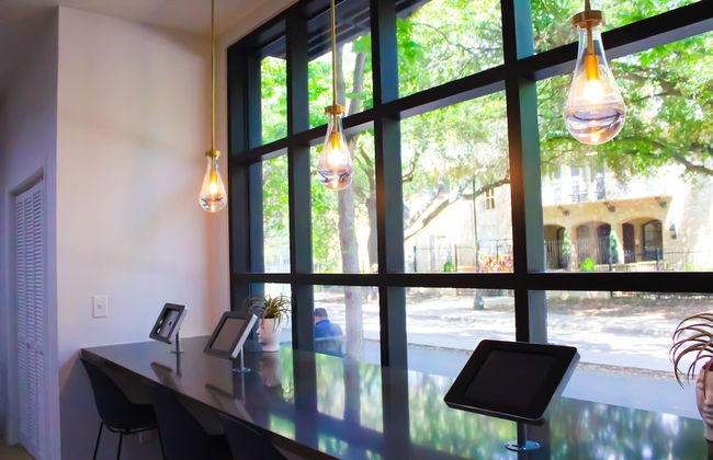 Modern Condo With Pool, Gym, Workspaces & BBQ - Foto 37