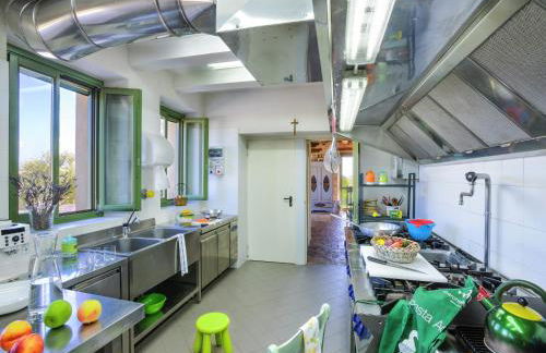 Villa w/ Wine Tours Near Beach - Photo 34