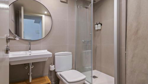 Uma Suites Barceloneta Beach - Photo 4, Shower
