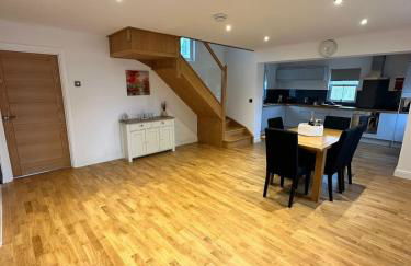 3 Bed house near Tenby with Hot Tub - Photo 10