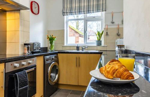 Lovely 4BDR home- Off street parking sleeps 7 - Foto 31