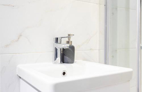 Modern 3 Bedroom Apartment with Ensuite - Foto 19