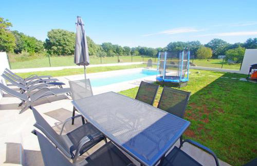 Villa with private pool in village Šišan - Foto 3