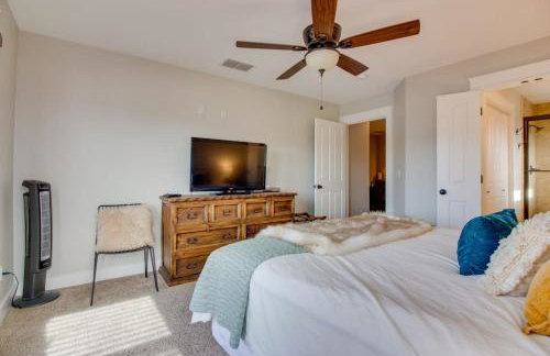 Lakefront Home with WiFi, Entertainment, Dock & Lake Views - Dogs OK - Photo 23