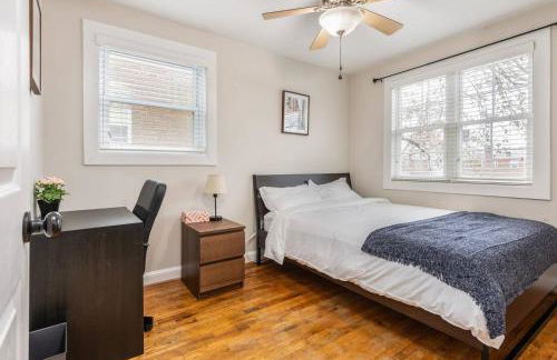 Gorgeous Home 10 min to DC by CozySuites - Foto 4