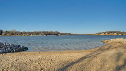 Marina, Pool and Balcony Modern Spring Lake Condo - Foto 3