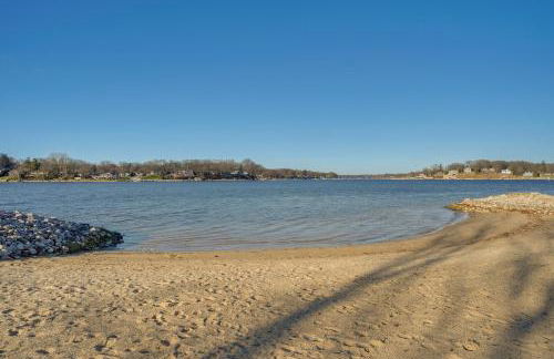 Marina, Pool and Balcony Modern Spring Lake Condo - Foto 3