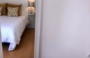 City Break-Quiet House with Private Patio - Foto 15