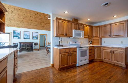 Mountain View Home w/Hot Tub - Close to Downtown! - Foto 20