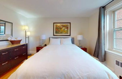 Bright 2br In Brookline - Photo 10