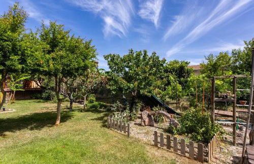 Long Green House - Photo 6