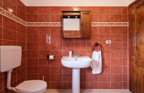 Villa Ena with Pool & Jacuzzi - Photo 36