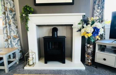 Laburnum Lodge with Hot Tub - Foto 13