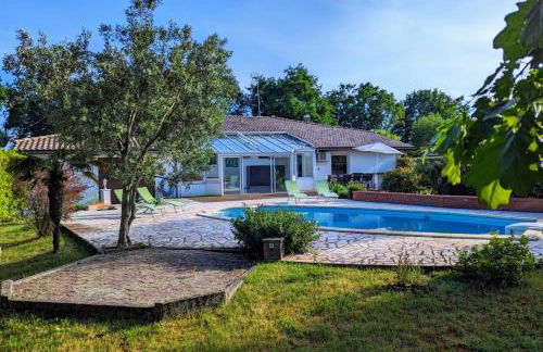 Magnifique maison avec piscine, idéalement située - Foto 2