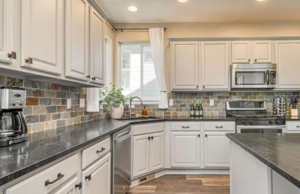 Canal Trail Base Camp by AvantStay Hot Tub Deck Walk to Pickleball 10 Min to Bend Family Friendly - Foto 32