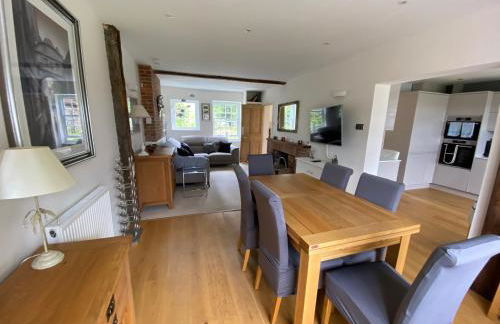 Amazing cottage right in the heart of Ewhurst Green, overlooking Bodiam Castle - Foto 10