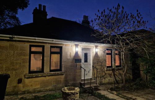 Newly renovated 2-bed bungalow - Photo 14