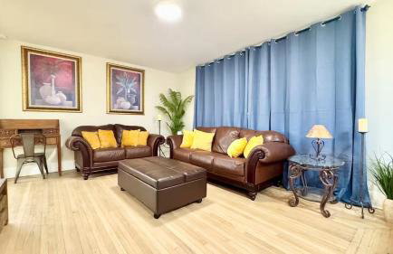 Iconic 2BR Bungalow, Short Walk to SJSU, with Parking - Foto 11