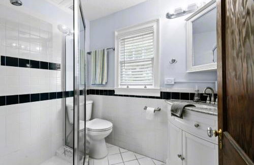 1926 Mediterranean Home with Heated Pool Sleeps 12 - Foto 49