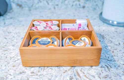 Elegant Country Retreat With Serene Patio Haven - Foto 36