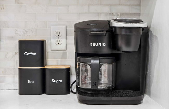 Dolphin Days by Avantstay Pool, 0.2mi to Beach! - Foto 13