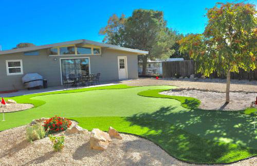 Modern Mini Golf Oasis - Foto 59