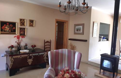 Precioso chalet próximo a Sevilla con jardín y piscina privada 8 personas Wifi gratis 2 salones 4 dormitorios 2 baños - Foto 72